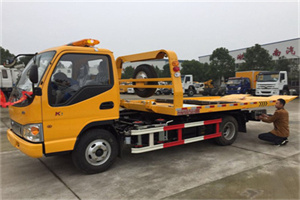 兴平哪里有拖车服务